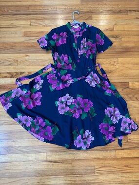Nanette sz 2 Floral Navy Wrap Dress with Purple Flowers